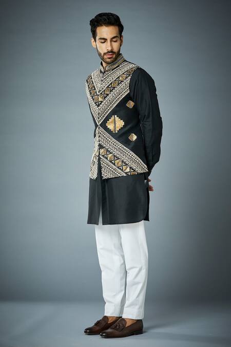 Buy_Gargee Designers_Black Polyester, Cotton, Silk Sequins, Embroidery Geometric Bundi Kurta Set _Online_at_Aza_Fashions