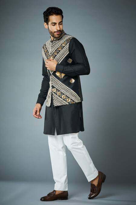 Gargee Designers_Black Polyester, Cotton, Silk Sequins, Embroidery Geometric Bundi Kurta Set _at_Aza_Fashions