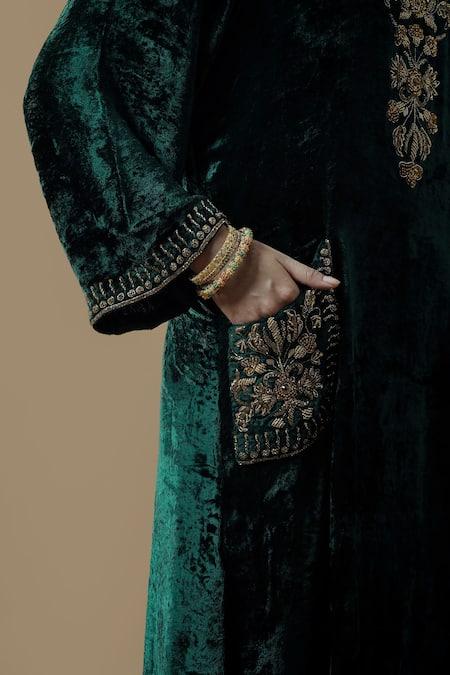 Shop_Gul By Aishwarya_Green Velvet Embroidered Zardozi Notched Round Neck Kurta Set _Online_at_Aza_Fashions