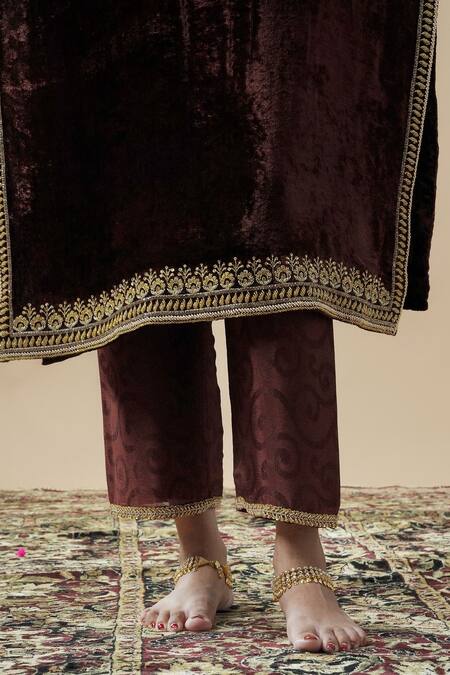 Gul By Aishwarya Brown Velvet Embroidered Zardozi Cut Work Round Kurta Set at Aza Fashions Gul By Aishwarya_Brown Velvet Embroidered Zardozi Cut Work Round Kurta Set _at_Aza_Fashions