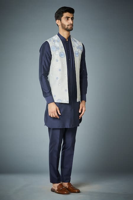 Gargee Designers Grey Cotton , Bundi Matka Dandelion Motif Thread Pattern And Kurta Set Online at Aza Fashions Gargee Designers_Grey Cotton , Bundi Matka Dandelion Motif Thread Pattern And Kurta Set _Online_at_Aza_Fashions