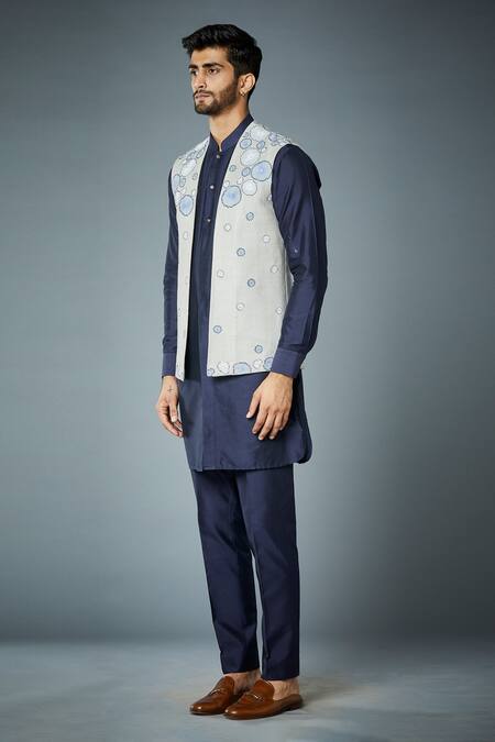 Shop Gargee Designers Grey Cotton , Bundi Matka Dandelion Motif Thread Pattern And Kurta Set Online at Aza Fashions Shop_Gargee Designers_Grey Cotton , Bundi Matka Dandelion Motif Thread Pattern And Kurta Set _Online_at_Aza_Fashions