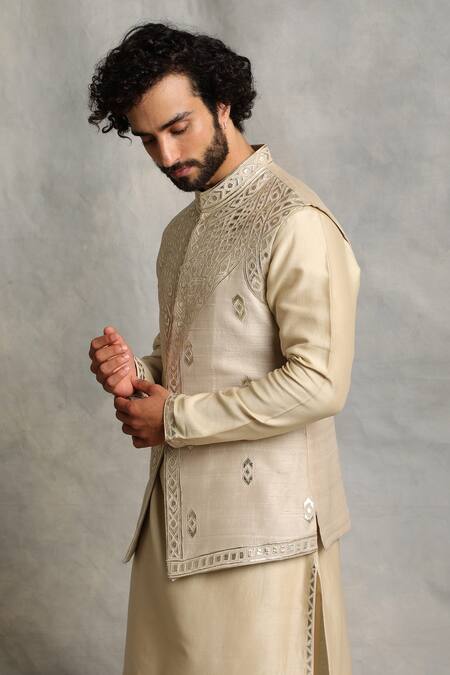 Buy_Gargee Designers_Gold Raw , Cotton Floral, Geometric Applique Bundi And Kurta Set _Online_at_Aza_Fashions