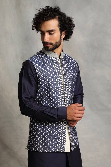 Buy_Gargee Designers_Blue Cotton Silk Geometric Applique Bundi And Kurta Set _Online_at_Aza_Fashions