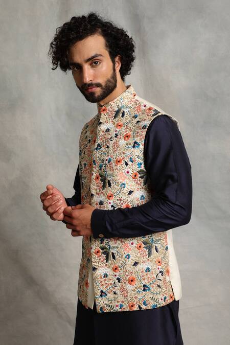 Gargee Designers_White Cotton Silk Floral Embroidered Bundi And Kurta Set _Online_at_Aza_Fashions