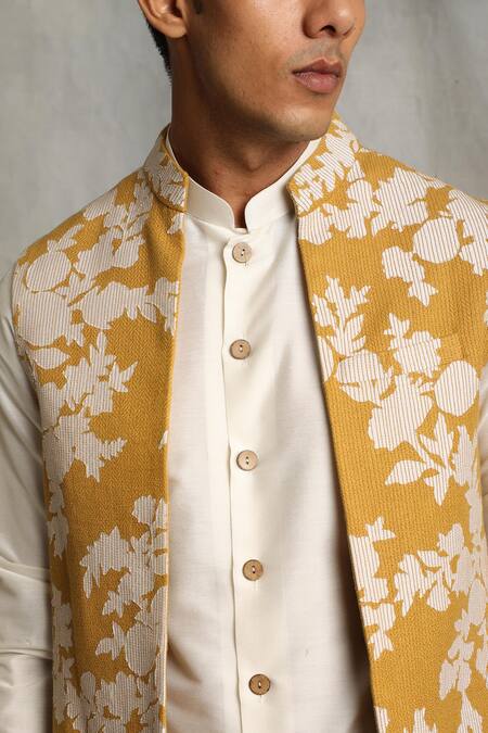 Shop_Gargee Designers_White , Cotton Floral Applique Bundi And Kurta Set _Online_at_Aza_Fashions