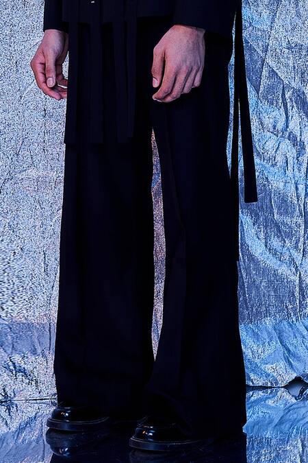 Buy Line Out Line Black Cotton Solid Box-pleated And Wide-legged Pant Online at Aza Fashions Buy_Line Out Line_Black Cotton Solid Box-pleated And Wide-legged Pant_Online_at_Aza_Fashions