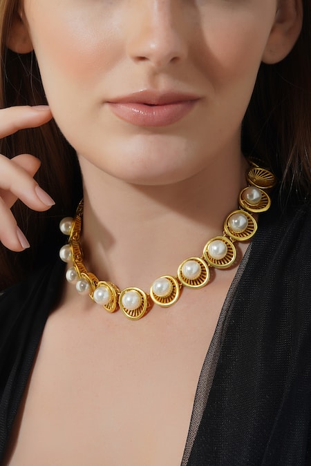 Zariin Pearl Choker 