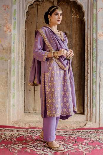 Buy_Gulabo Jaipur_Purple Ultra Muslin Floral, Gota, Taari V Neck Sweta Embroidered Kurta Pant Set _Online_at_Aza_Fashions