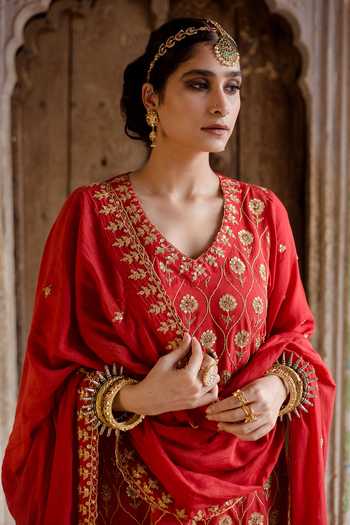 Shop_Gulabo Jaipur_Red Ultra Muslin Floral, Gota, Taari V Neck Sweta Embroidered Kurta Pant Set_Online_at_Aza_Fashions