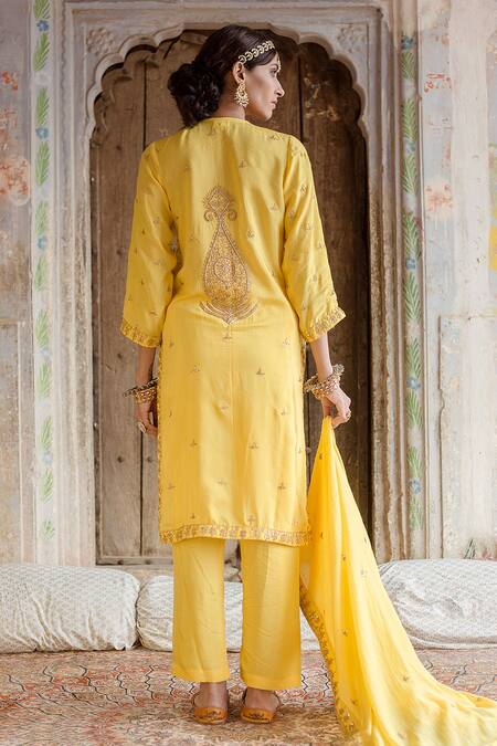 Shop Gulabo Jaipur Yellow Ultra Muslin Floral, Gota, Taari V Neck Sweta Embroidered Kurta Pant Set at Aza Fashions Shop_Gulabo Jaipur_Yellow Ultra Muslin Floral, Gota, Taari V Neck Sweta Embroidered Kurta Pant Set_at_Aza_Fashions