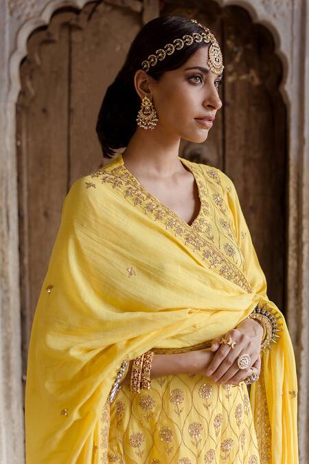 Buy Gulabo Jaipur Yellow Ultra Muslin Floral, Gota, Taari V Neck Sweta Embroidered Kurta Pant Set Online at Aza Fashions Buy_Gulabo Jaipur_Yellow Ultra Muslin Floral, Gota, Taari V Neck Sweta Embroidered Kurta Pant Set_Online_at_Aza_Fashions