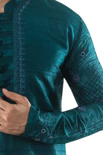 Buy PAARSH Green Linen, Cotton Silk Embroidered Kurta Set Online at Aza Fashions Buy_PAARSH_Green Linen, Cotton Silk Embroidered Kurta Set _Online_at_Aza_Fashions