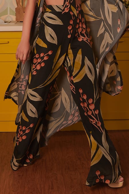 Shop House Of Hiya Black Crop Top And Palazzo Crepe Embroidery Printed Cape & Set Online at Aza Fashions Shop_House Of Hiya_Black Crop Top And Palazzo Crepe Embroidery Printed Cape & Set _Online_at_Aza_Fashions