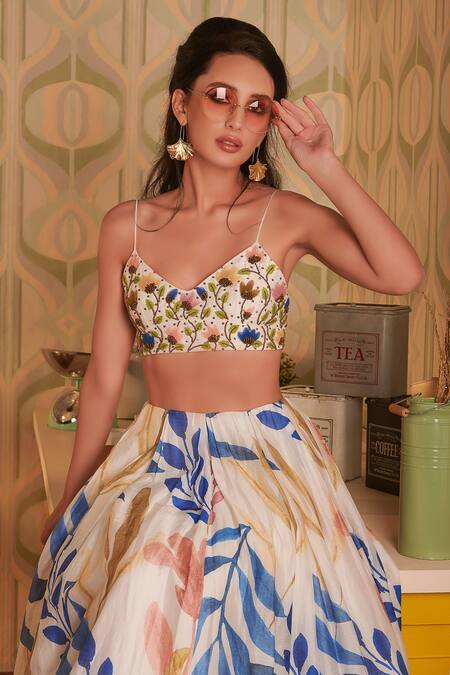 House Of Hiya White Blouse And Lehenga Chanderi & Shantoon Lining Dupatta Printed Set Online at Aza Fashions House Of Hiya_White Blouse And Lehenga Chanderi & Shantoon Lining Dupatta Printed Set _Online_at_Aza_Fashions