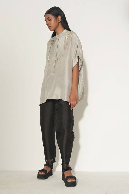 Febo6 Grey Silk Floral Mandarin Collar Embroidered Kaftan Tunic Online at Aza Fashions Febo6_Grey Silk Floral Mandarin Collar Embroidered Kaftan Tunic _Online_at_Aza_Fashions