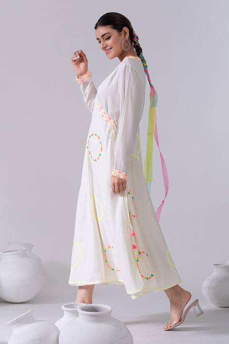 Buy_Kacha Tanka_Ivory Cotton Embroidery V-neck Thread Overlap Dress _Online_at_Aza_Fashions