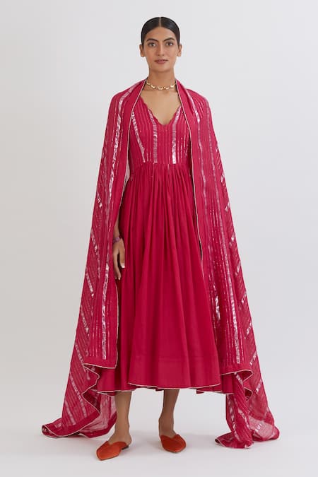 Peeli Dori Pink Rose Cotton Embroidery V Neck Gota Anarkali With Dupatta