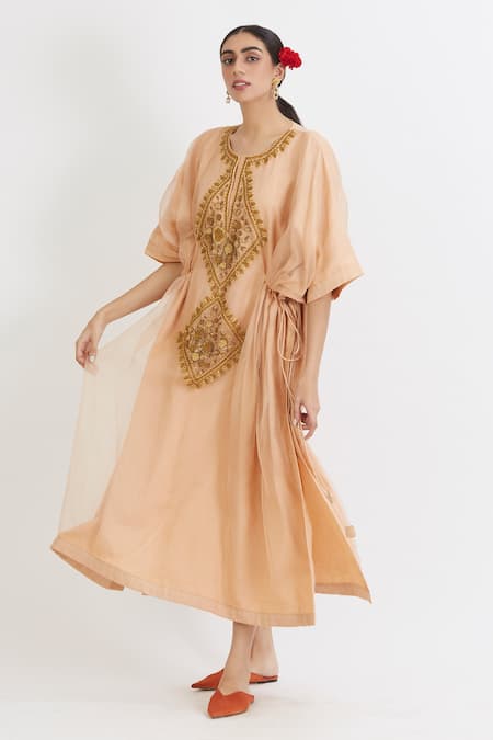 Peeli Dori Peach Silk Organza, Lining Cotton Satin Round Embroidered Kaftan