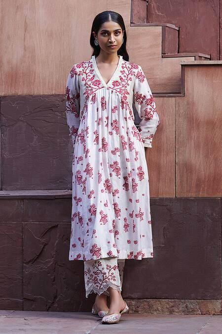 Buy Amrita Thakur White Kurta Chanderi Pant Cotton Embroidery V Neck Printed Set Online at Aza Fashions Buy_Amrita Thakur_White Kurta Chanderi Pant Cotton Embroidery V Neck Printed Set _Online_at_Aza_Fashions