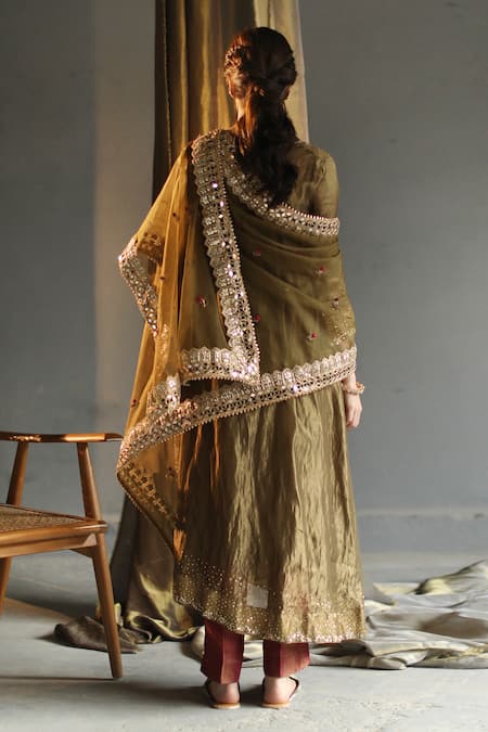 Shop_Begum_Green Kurta And Pant Chanderi Dupatta Organza Inner Mulmul V Embroidered Set _at_Aza_Fashions