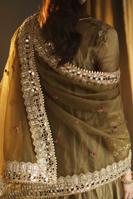 Begum_Green Kurta And Pant Chanderi Dupatta Organza Inner Mulmul V Embroidered Set _at_Aza_Fashions