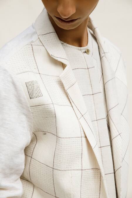 Buy Urvashi Kaur Off White Handloom Cotton Collared Rocha Geometric Block Print Jacket Online at Aza Fashions Buy_Urvashi Kaur_Off White Handloom Cotton Collared Rocha Geometric Block Print Jacket _Online_at_Aza_Fashions