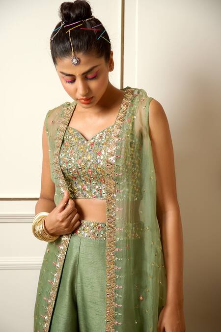 Loka By Veerali Raveshia_Green Organza, Chanderi Silk, Cotton Mul Gota, Embroidered Cape And Pant Set _Online_at_Aza_Fashions