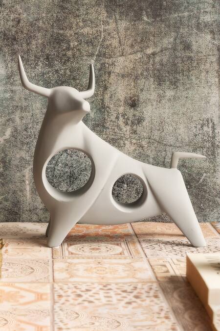 H2H Grey Ceramic Fearless Bull Sculpture 