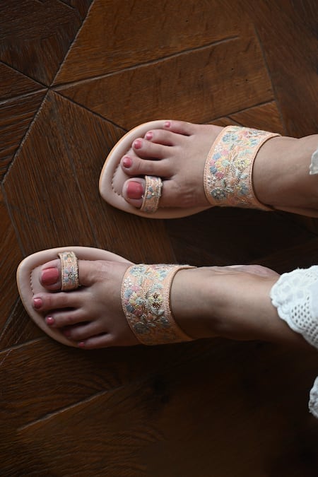 Miraki Peach Embroidered Toe Ring Block Heels Online at Aza Fashions Miraki_Peach Embroidered Toe Ring Block Heels _Online_at_Aza_Fashions