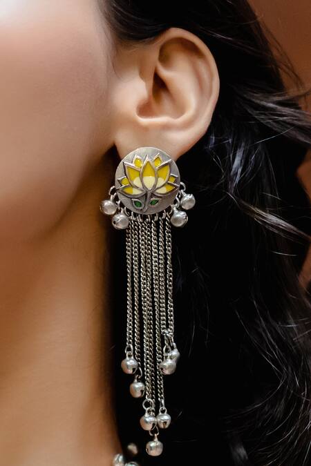 Hyperbole  Floral Tassel Long Earrings 