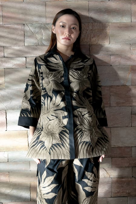 Kavya Singh Kundu_Beige Cotton Sequins, Cut Work, Applique Shawl Neck Amazonia Shirt With Pant _Online_at_Aza_Fashions