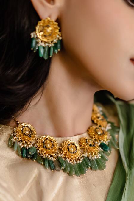 Hyperbole Stone Drop Floral Necklace 