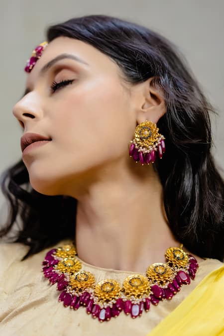 Hyperbole Stone Drop Floral Necklace 