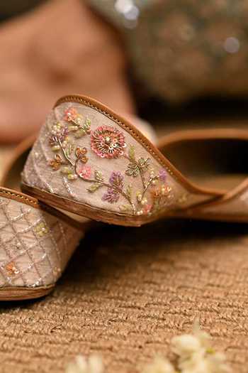 Coral Haze_Peach Hannah Floral Embroidered Juttis_Online_at_Aza_Fashions