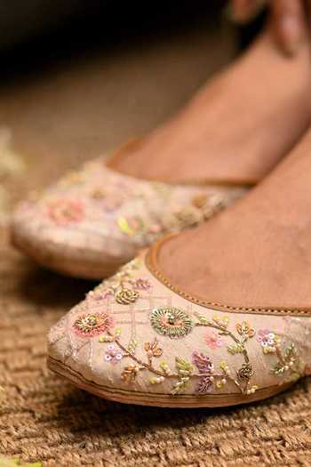 Coral Haze_Peach Hannah Floral Embroidered Juttis_at_Aza_Fashions