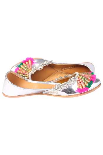 Shop 5elements Silver Embellished Juttis at Aza Fashions Shop_5elements_Silver Embellished Juttis _at_Aza_Fashions