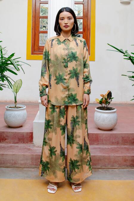 Buy House Of Fett Beige Viscose Chiffon Crop Top Squareshirt Collar Kruger Printed Co-ord Set Online at Aza Fashions Buy_House Of Fett_Beige Viscose Chiffon Crop Top Squareshirt Collar Kruger Printed Co-ord Set _Online_at_Aza_Fashions