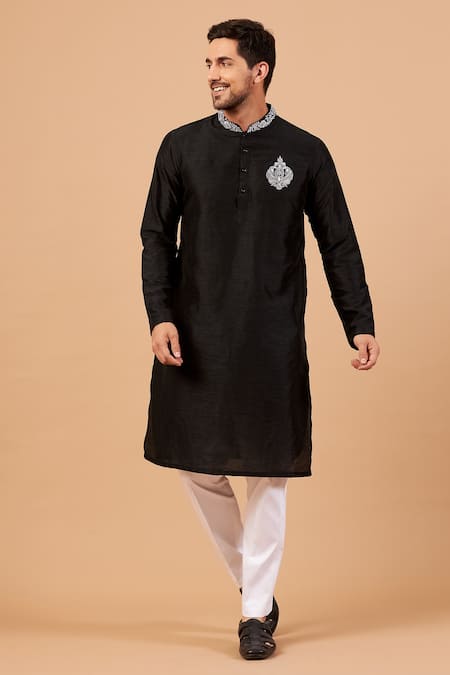 Hilo Design Amyr Embroidered Kurta 