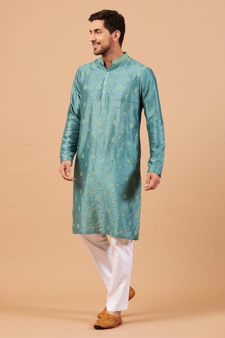 Hilo Design Greafy Floral Embroidered Kurta 