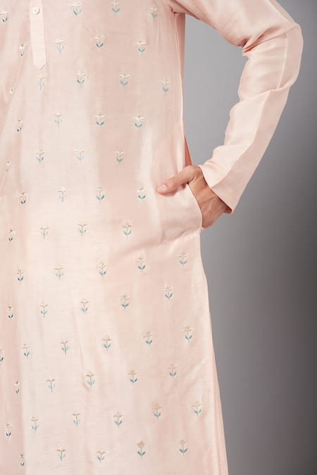 Hilo Design_Peach Semi Raw Silk Floral Moori Embroidered Kurta _at_Aza_Fashions