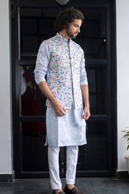 Hilo Design Floral Embroidered Bundi & Kurta Set 