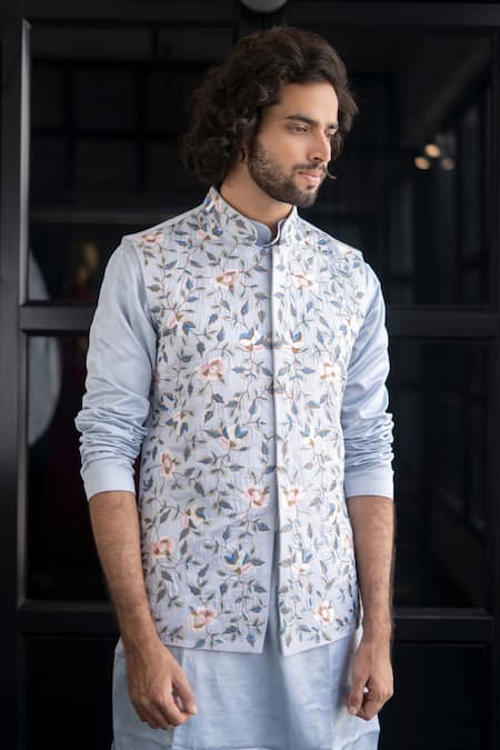 Hilo Design Embroidered Bundi & Kurta Set 
