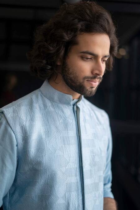 Hilo Design Embroidered Longline Bundi & Kurta Set 