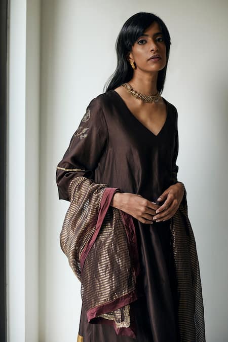 Shorshe Clothing_Brown Chanderi V Neck Kurta And Pant Set _Online_at_Aza_Fashions