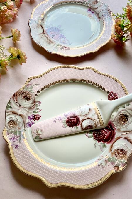 Shop Vigneto White Finest Premium Porcelain Rose Garden Serving Of 8 at Aza Fashions Shop_Vigneto_White Finest Premium Porcelain Rose Garden Serving Of 8_at_Aza_Fashions