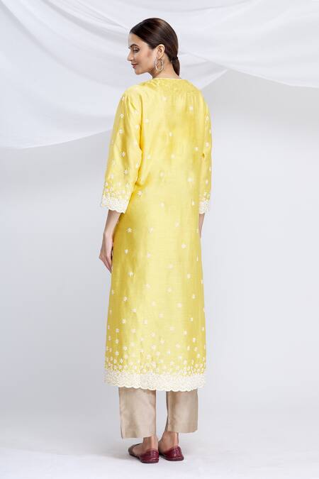 Shop Huemn Yellow Organza, Chanderi V Neck Kurta Set at Aza Fashions Shop_Huemn_Yellow Organza, Chanderi V Neck Kurta Set_at_Aza_Fashions