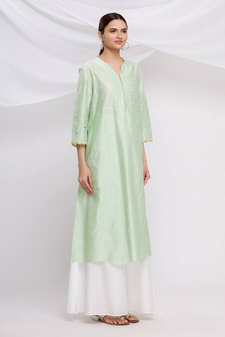 Huemn_Green Silk Chanderi V Neck Kurta Set_Online_at_Aza_Fashions