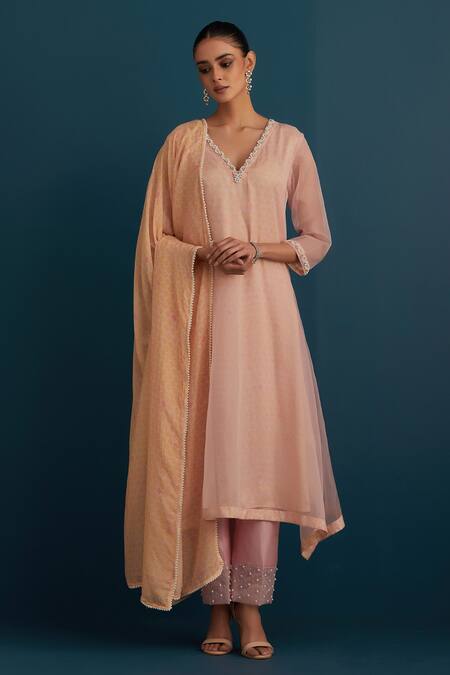 House Of Pink Pink Organza, Lining Cotton Silk, Pants Chanderi Kurta Set With Dupatta Online at Aza Fashions House Of Pink_Pink Organza, Lining Cotton Silk, Pants Chanderi Kurta Set With Dupatta_Online_at_Aza_Fashions