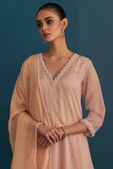 Shop House Of Pink Pink Organza, Lining Cotton Silk, Pants Chanderi Kurta Set With Dupatta Online at Aza Fashions Shop_House Of Pink_Pink Organza, Lining Cotton Silk, Pants Chanderi Kurta Set With Dupatta_Online_at_Aza_Fashions